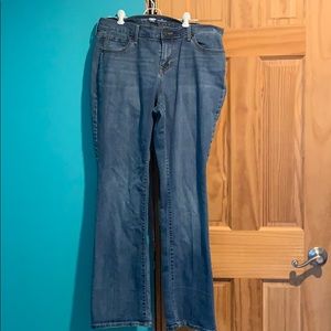 Mid-rise medium wash bootcut jeans - Old Navy